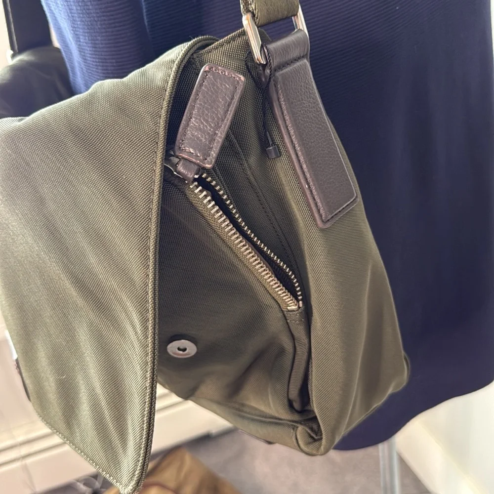 Banana Republic Nylon Media Bag
